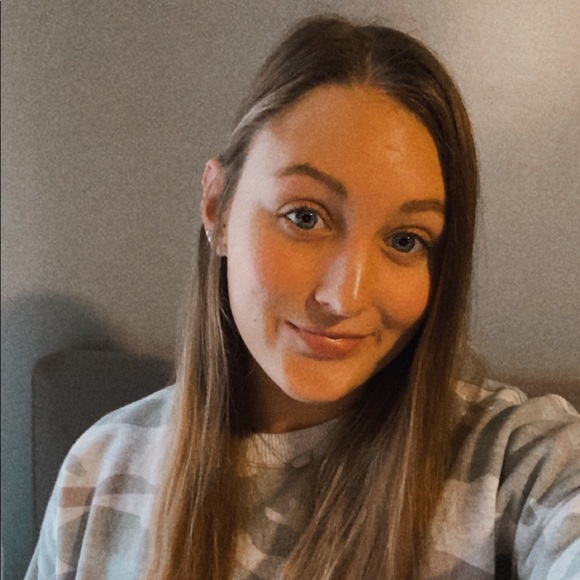 Meet your Posher, Claire - Picture 1 of 1